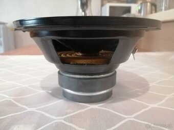Basovy reproduktor-JVC - 4