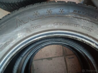 Zimne Dunlop winter 235/65/R17 - 2ks, 6mm, DOT:4017 - 4