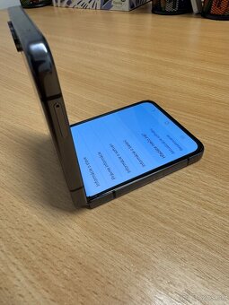 Samsung Galaxy Z Flip5 – čierny, 256 GB - 4