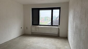 Ponúkam Vám na predaj 2 podlažný rodinný dom v Čajkove. - 4