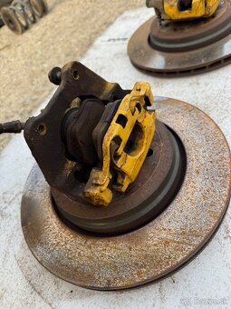 BMW E46 330i brzdy zadne - 4