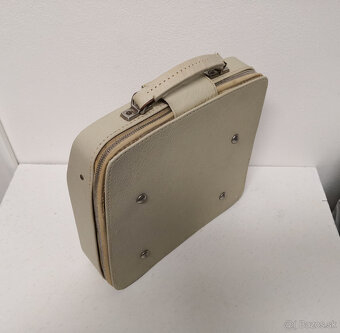 Písací stroj s koženým kufríkom - 4