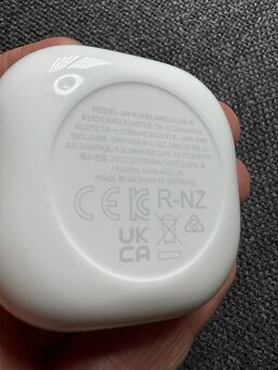 Samsung Galaxy Buds Live SM-R180 biele /SUPER CENA/ - 4