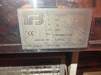 Zmrzlinova vitrina s 24 male vaniciek - 4