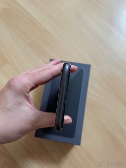 iPhone 8, 64 GB - 4