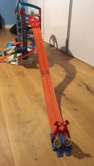 Hot Wheels Ultimate Garage - 4