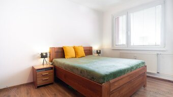 Na predaj priestranný, slnečný 3i byt po staršej kompletnej - 4
