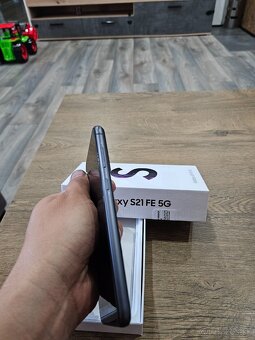 Samsung Galaxy S21 FE 5G - 4