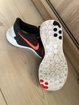 Panske bezecke topanky NIKE FREE 5.0 - 4