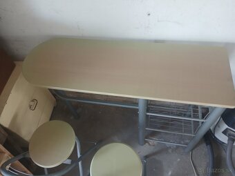 Barovy stol + 2 stolicky - 4