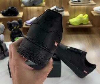 Nike Air Force 1 Supreme - 4