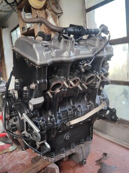 motor zx6r 2008 - 4