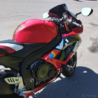 Suzuki gsxr600rr k7 - 4