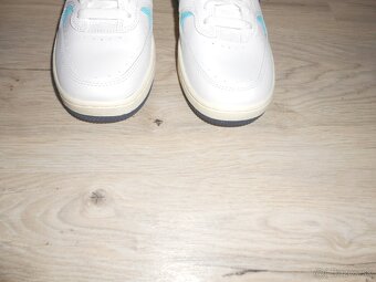 Predam nove damske original tenisky znacky NIKE GAMMA FORCE - 4