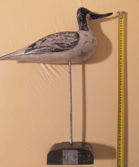 Predám  drevenú sošku vtáka na podstavci - 4