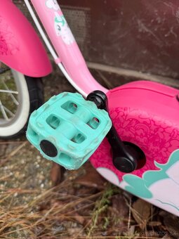 Dievčenský bicykel s prídavnými koliečkami - 4