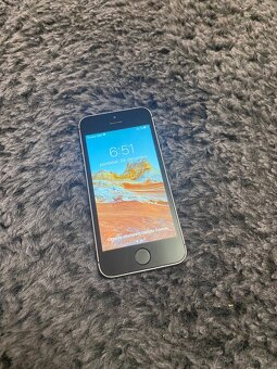 📱 iPhone SE 2016 - 4