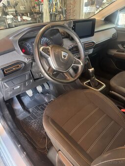 Dacia Sandero - 4