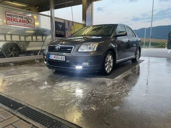 Predám toyota avensis - 4