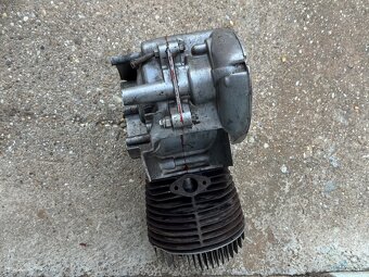Predám motor Jawa 250 - 4