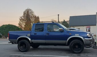 Nissan Navara D22 - 4