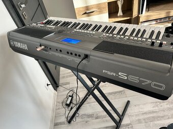 Yamaha S670 - 4