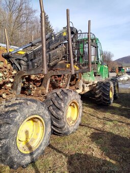 19t vyvážečka John Deere 1510E 8W forwarder lesní práce - 4