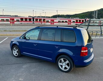 VW Touran 1.9 TDI DSG - 4