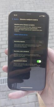 iPhone 11 - 4