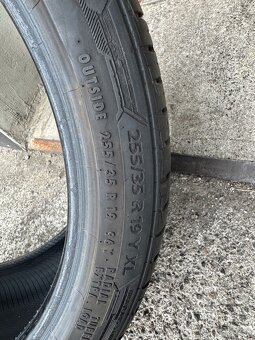 255/35 R19 BARUM - 4
