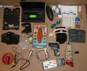 Predám krabicu plnú elektrobordelu po upratovaní - 4