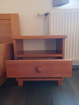 Manželská posteľ z masívu + 2x nočný stolík - 4