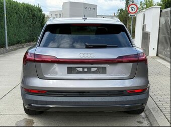 ✔️ Audi E-tron 50 quattro Advanced - 4