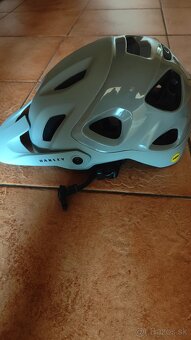 Oakley DRT5 Europe Mips Greg Minnaar Gray 2021 - 4