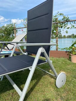 Skladacie lehátko s kolieskami Vanage čierne - 4