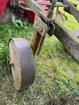 Predám trojpluh za traktor - 4