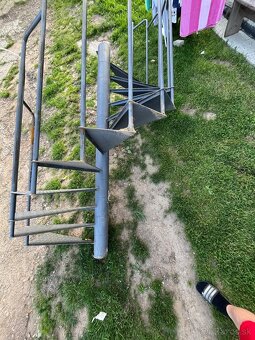 Predám točité schody – výška 210 cm - 4