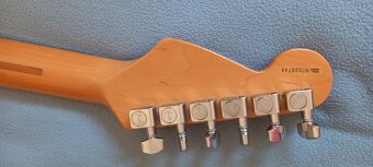 Fender Stratocaster - 4