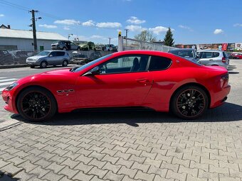 Maserati GranTurismo 4.7 V8 Sport Pininfarina - 4