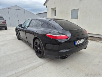 Porsche Panamera - 4