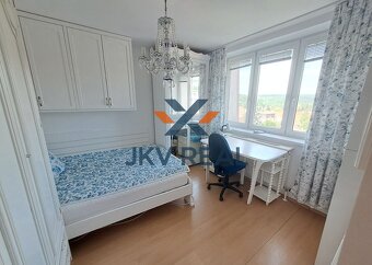 Na prenájom 4 izbový priestranný mezonetový byt na Jaseňovej - 4