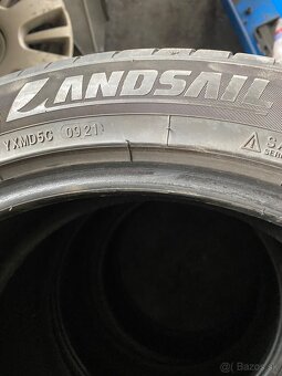 235/45/19 letné - 4