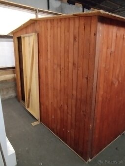 Predam tento dreveny predajny stanok, cca 3,5x2m - 4