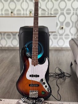 Fender Jazz Bass - 4