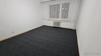 Veľký 2 izbový byt v centre Považskej Bystrice - 4