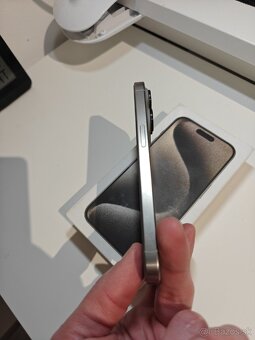 Apple iPhone 15 Pro 128GB - 4