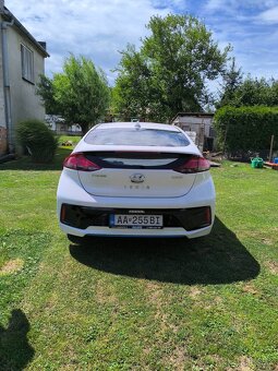 Hyundai IONIQ hybrid - 4
