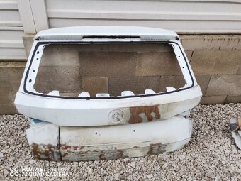 Zadné svetlo kapota skoda kodiaq - 4