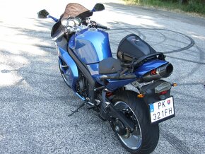 Triumph Sprint ST 1050 - 4