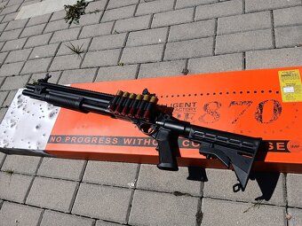 Predam airsoftovu brokovnicu M8874 Green Gas - 4